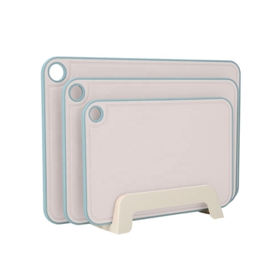 Des planches de coupe en plastique avec des rainures profondes de jus de lavande orange durable et sans danger pour le lave-vaisselle