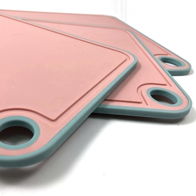 Des planches de coupe en plastique avec des rainures profondes de jus de lavande orange durable et sans danger pour le lave-vaisselle