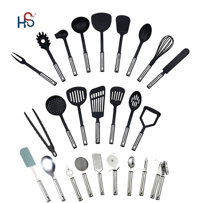 Ensemble d'outils de cuisine en nylon moderne pour les ustensiles de cuisine dans les produits ménagers