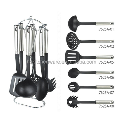 Ensemble d'outils de cuisine en nylon moderne pour les ustensiles de cuisine dans les produits ménagers