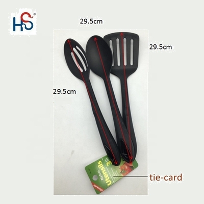 Les ustensiles de table uniques et les ustensiles de cuisine définissent la solution ultime de sélection d'espace de salle durable