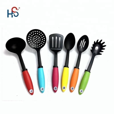 Utilisateurs de cuisine en silicone pour les produits de cuisine modernes