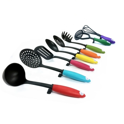 Utilisateurs de cuisine en silicone pour les produits de cuisine modernes