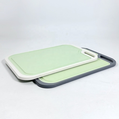 Plate à découper en plastique carré, ensemble de 3 pièces avec des pieds antidérapants et une rainure de jus à goutte en profondeur