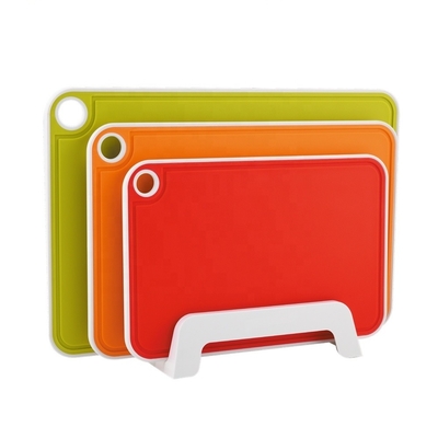 Un ensemble de planches de coupe certifié ISO9001 pour les accessoires de cuisine colorés et les outils de cuisine