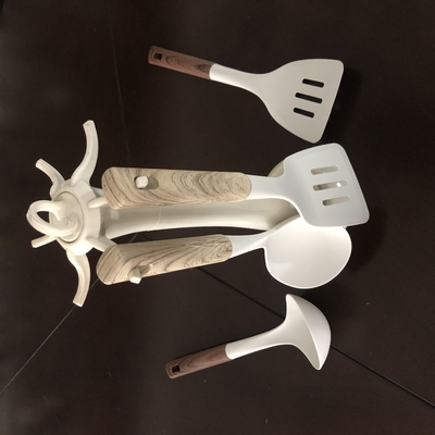 2 pièces Set Turners/Soup Ladle Utensils de cuisine Outils en nylon résistant à la chaleur pour cuisiner