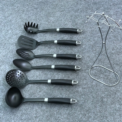 Ensemble d'ustensiles de cuisine en or de 7 pièces pour les outils et accessoires de cuisine
