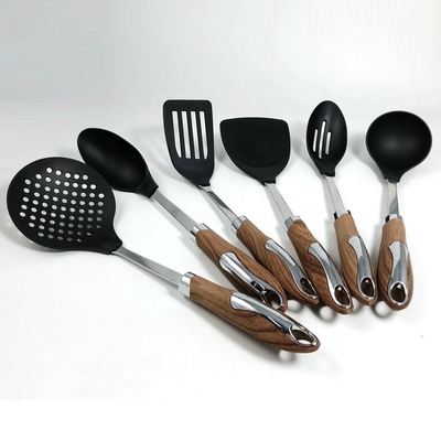 Appareils de cuisine à chaud cuillères à soupe avec type et matériau en plastique PA66
