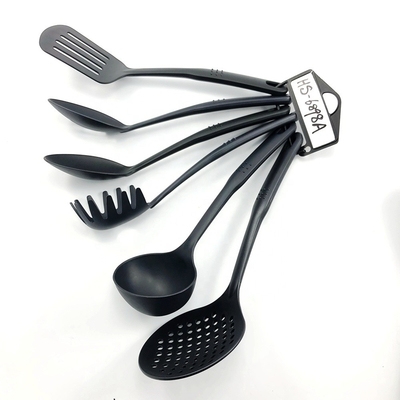 Ensemble d'outils de cuisine en nylon pour la production de cuillères à salade et d'outils de table de cuisine verts