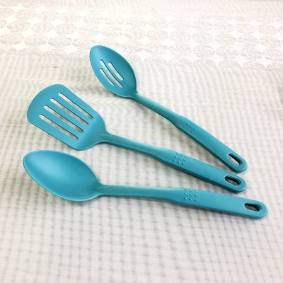 Utilisateur de poudre en nylon moderne pour servir de la soupe, de la sauce minestre et des pâtes en noir