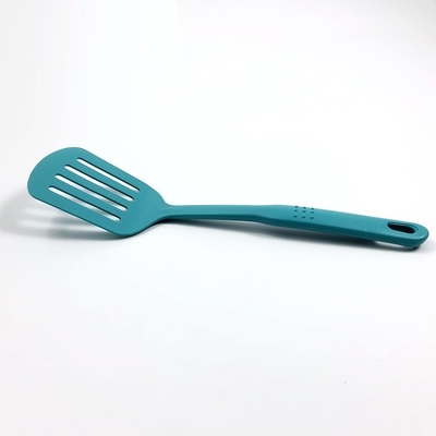 Utilisateur de poudre en nylon moderne pour servir de la soupe, de la sauce minestre et des pâtes en noir
