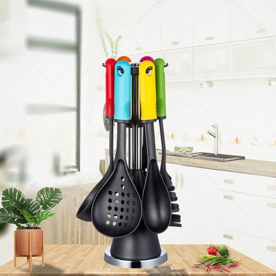 Ensemble d'ustensiles de cuisine de cuisine durable avec support tournant et matériel de poignée TPR PP
