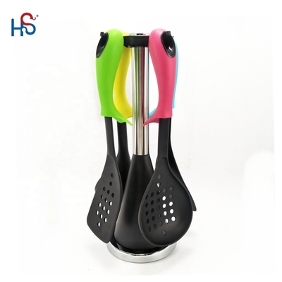 Ensemble d'ustensiles de cuisine en nylon compact et durable pour une expérience de cuisine écologique