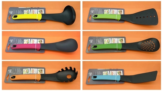 Outils de cuisine en nylon colorés et appareils électroménagers de toutes les couleurs pour la cuisson antiadhésive